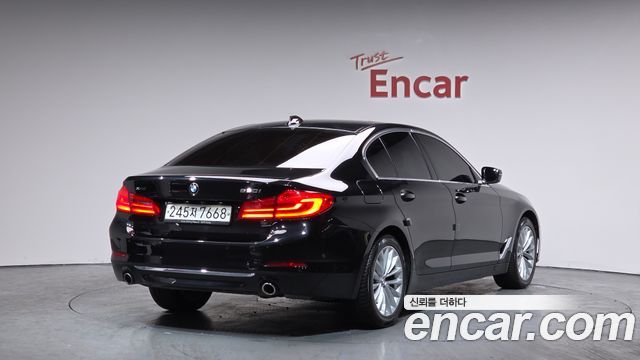 BMW 5-Series 530i xDrive Luxury Plus