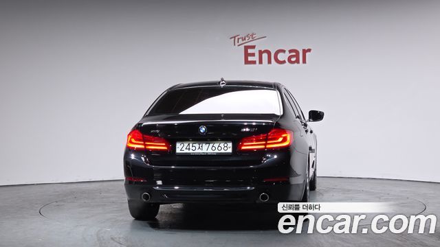 BMW 5-Series 530i xDrive Luxury Plus