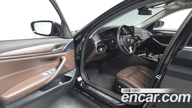 BMW 5-Series 530i xDrive Luxury Plus