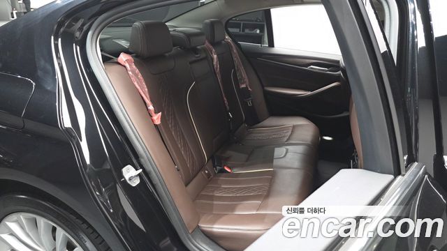 BMW 5-Series 530i xDrive Luxury Plus