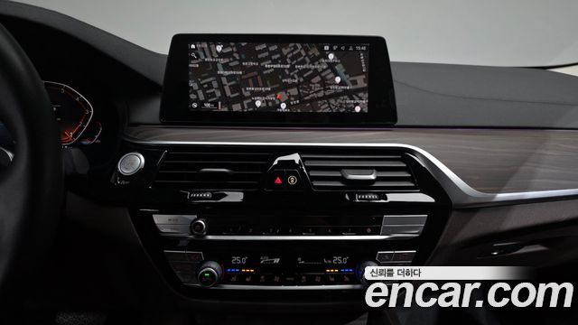 BMW 5-Series 530i xDrive Luxury Plus