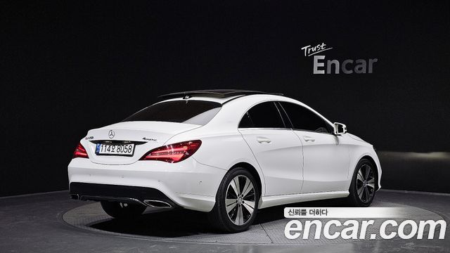 Mercedes-Benz CLA-Class CLA250 4MATIC