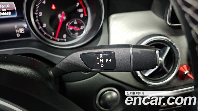 Mercedes-Benz CLA-Class CLA250 4MATIC