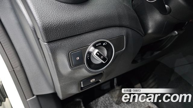 Mercedes-Benz CLA-Class CLA250 4MATIC