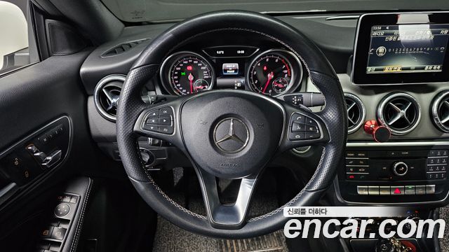 Mercedes-Benz CLA-Class CLA250 4MATIC