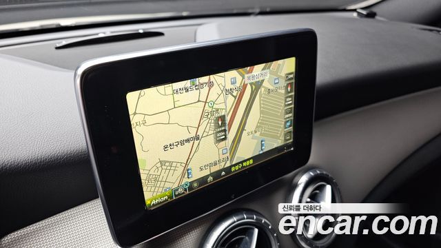 Mercedes-Benz CLA-Class CLA250 4MATIC