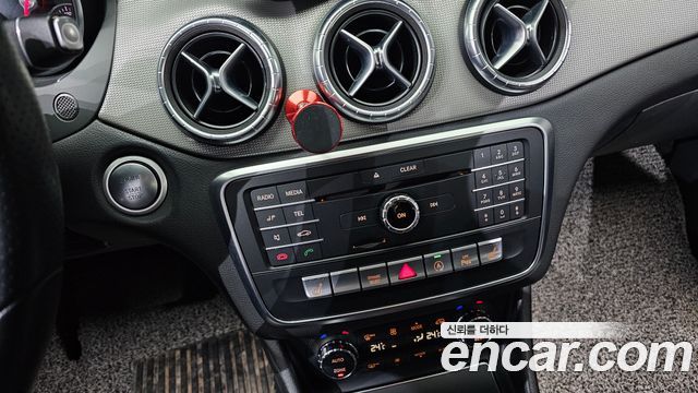 Mercedes-Benz CLA-Class CLA250 4MATIC