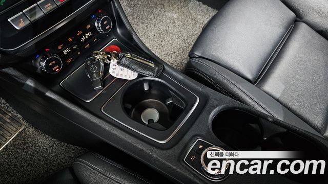 Mercedes-Benz CLA-Class CLA250 4MATIC