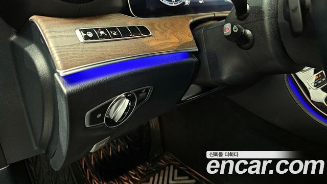 Mercedes-Benz E-Class E300 4MATIC Exclusive