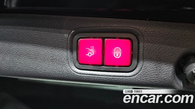 Mercedes-Benz E-Class E300 4MATIC Exclusive