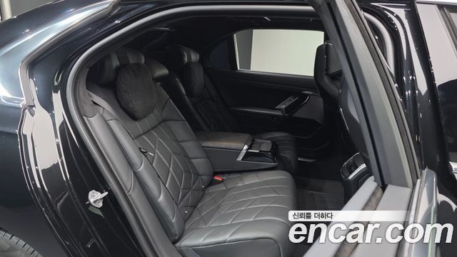 BMW 7-Series 740d xDrive Design Pure Excellence