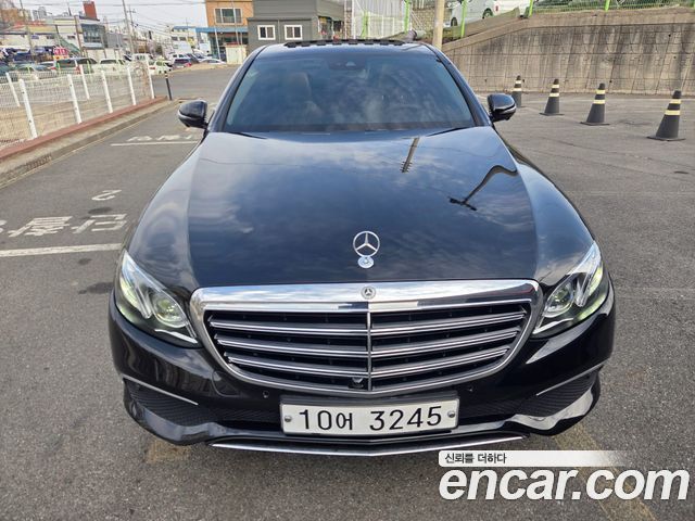 Mercedes-Benz E-Class E300 4MATIC Exclusive