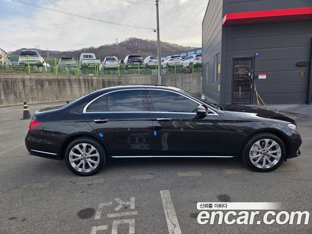 Mercedes-Benz E-Class E300 4MATIC Exclusive
