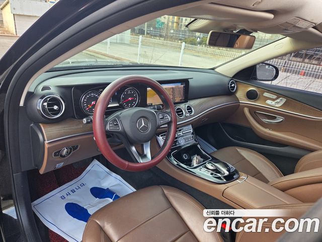 Mercedes-Benz E-Class E300 4MATIC Exclusive