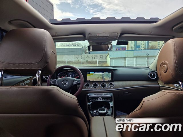 Mercedes-Benz E-Class E300 4MATIC Exclusive
