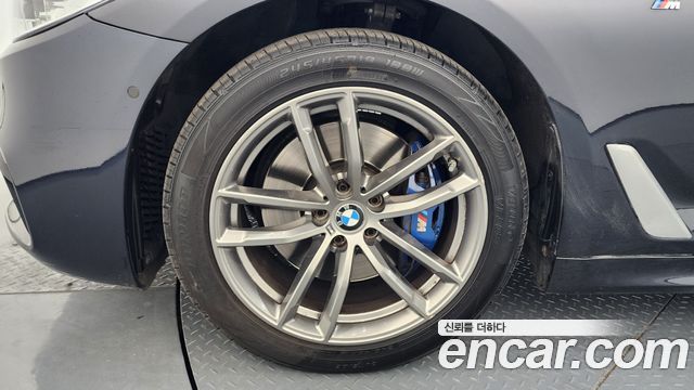 BMW 5-Series 530i xDrive M Sport Package Plus