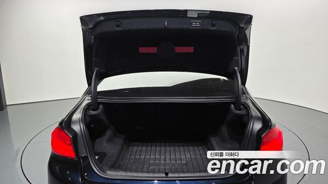 BMW 5-Series 530d M Sport Package