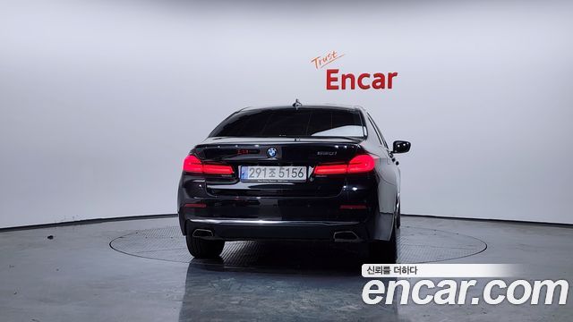 BMW 5-Series 520i Luxury