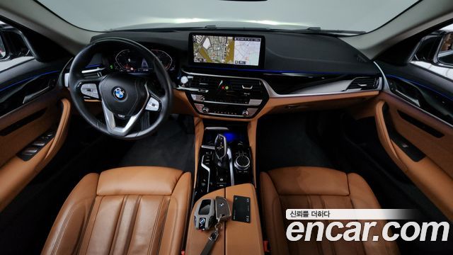 BMW 5-Series 520i Luxury