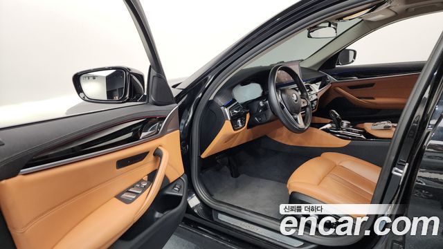 BMW 5-Series 520i Luxury