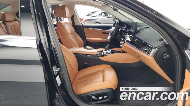 BMW 5-Series 520i Luxury