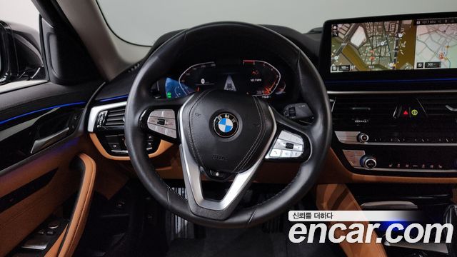 BMW 5-Series 520i Luxury