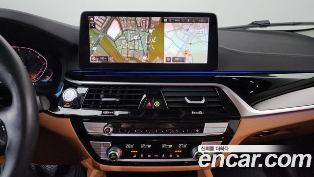 BMW 5-Series 520i Luxury