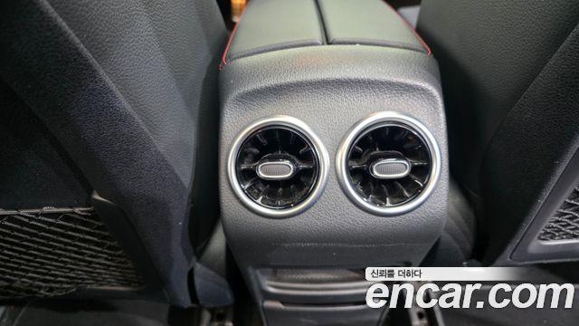 Mercedes-Benz GLB-Class AMG GLB35 4MATIC