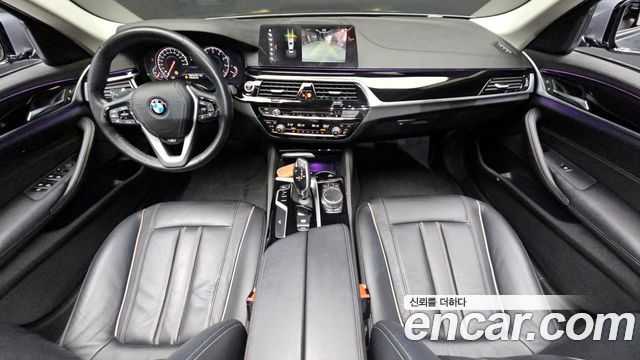 BMW 5-Series 520i Luxury