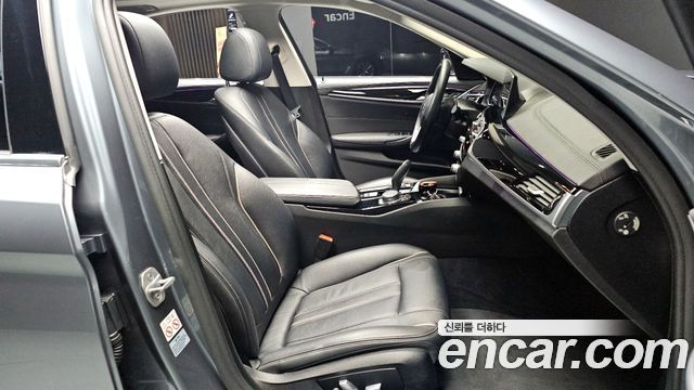 BMW 5-Series 520i Luxury
