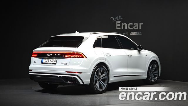 Audi Q8 55 TFSI Quattro Premium