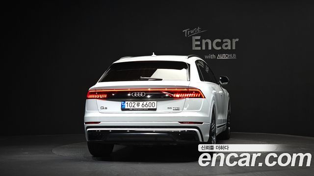 Audi Q8 55 TFSI Quattro Premium