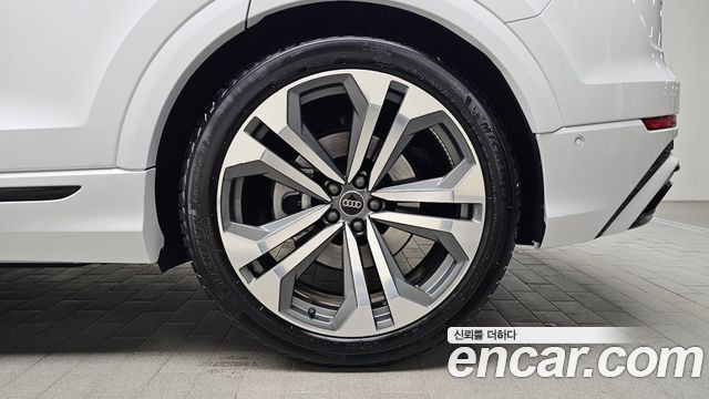 Audi Q8 55 TFSI Quattro Premium