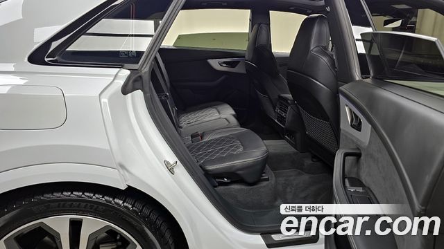 Audi Q8 55 TFSI Quattro Premium