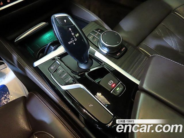 BMW 5-Series 520d xDrive Luxury Plus