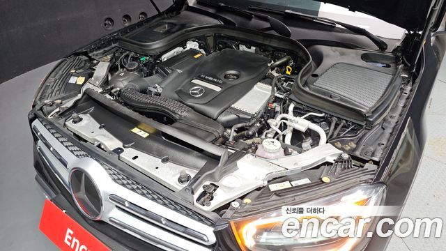 Mercedes-Benz GLC-Class GLC300e 4MATIC