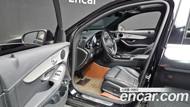 Mercedes-Benz GLC-Class GLC300e 4MATIC