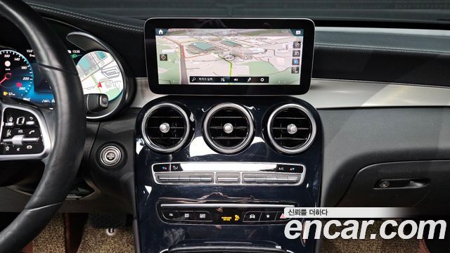 Mercedes-Benz GLC-Class GLC300e 4MATIC