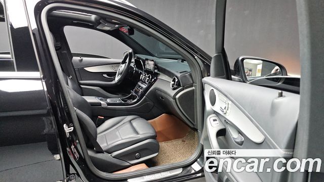 Mercedes-Benz GLC-Class GLC300e 4MATIC