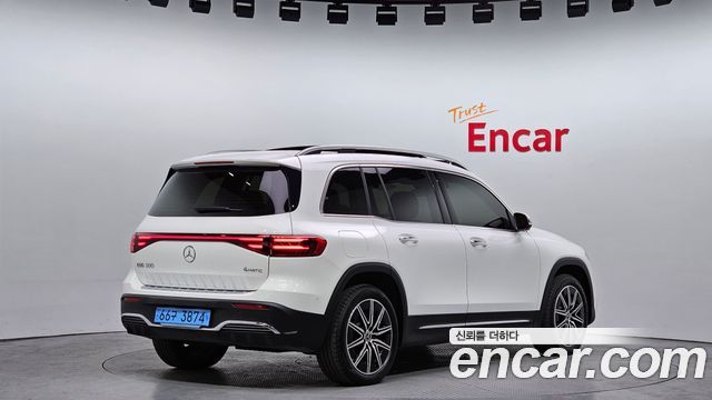 Mercedes-Benz EQB EQB300 4MATIC AMG Line