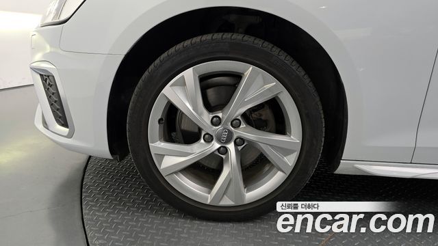 Audi A4 40 TFSI Premium