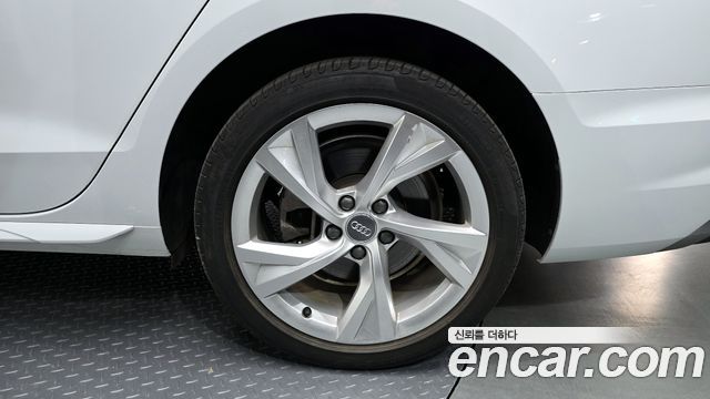 Audi A4 40 TFSI Premium
