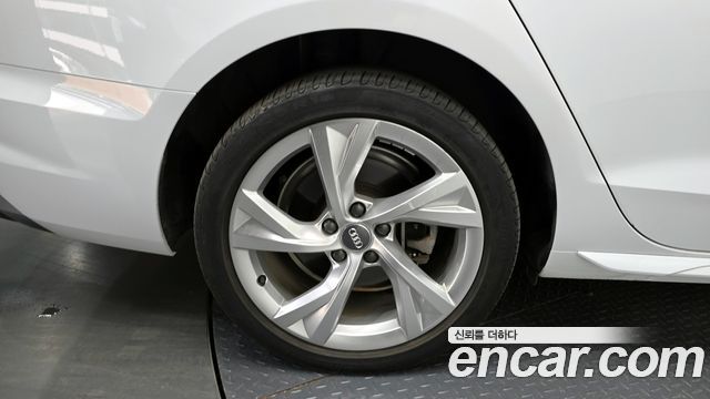 Audi A4 40 TFSI Premium
