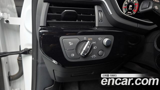 Audi A4 40 TFSI Premium