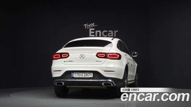 Mercedes-Benz GLC-Class GLC300e 4MATIC Coupe