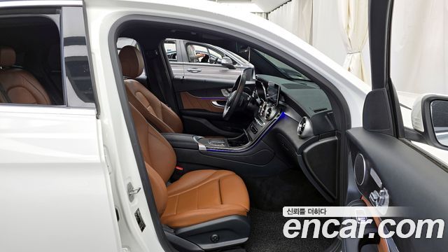 Mercedes-Benz GLC-Class GLC300e 4MATIC Coupe