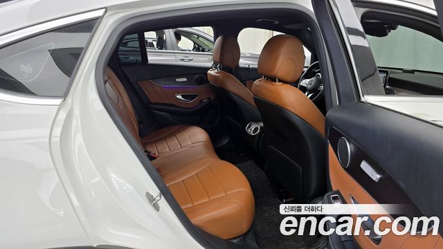 Mercedes-Benz GLC-Class GLC300e 4MATIC Coupe