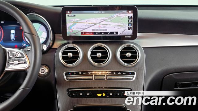 Mercedes-Benz GLC-Class GLC300e 4MATIC Coupe