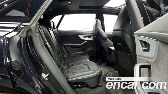 Audi Q8 55 TFSI Quattro Premium