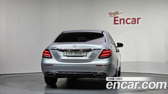 Mercedes-Benz E-Class E200 Avantgarde